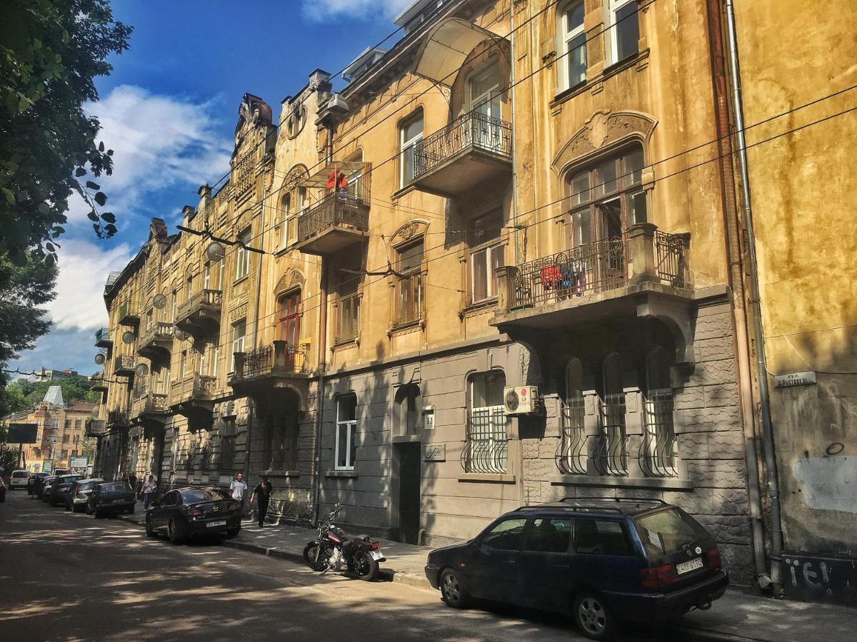 Friends Hostel Lviv Rustaveli Str Exterior foto